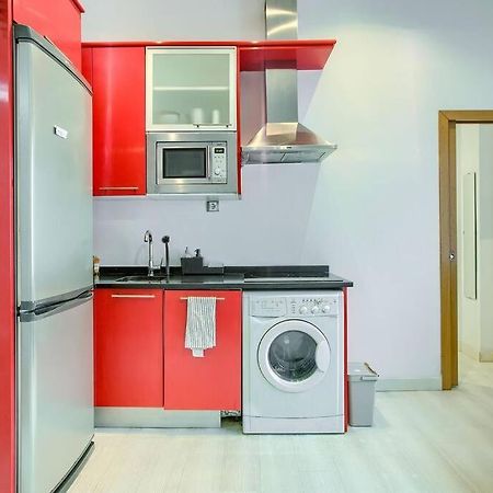 Appartamento Cozy Getaway In Madrid Esterno foto
