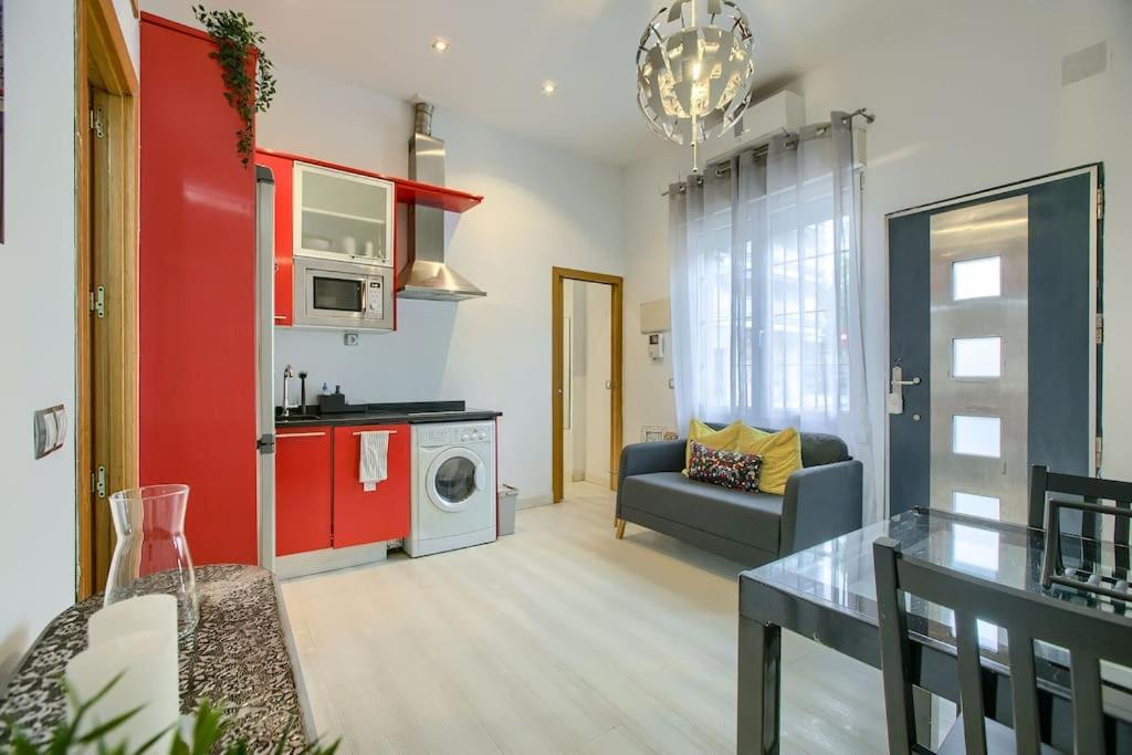 Appartamento Cozy Getaway In Madrid Esterno foto