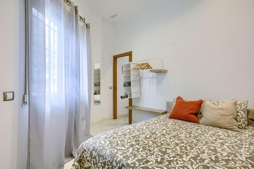 Appartamento Cozy Getaway In Madrid Esterno foto