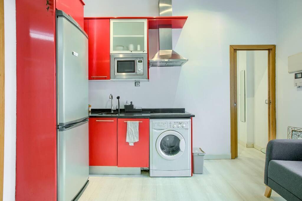Appartamento Cozy Getaway In Madrid Esterno foto