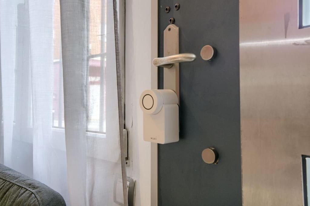 Appartamento Cozy Getaway In Madrid Esterno foto